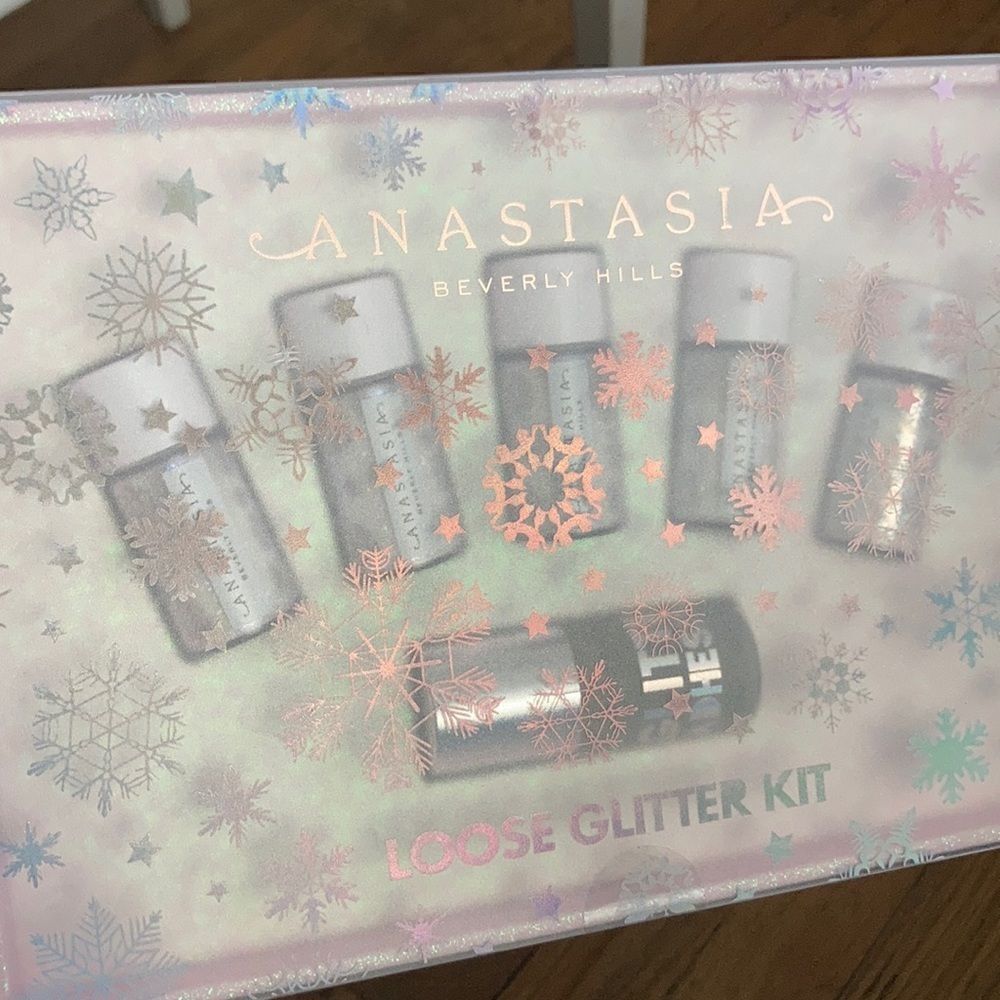 1 LEFT!Anastasia Beverly Hills Loose Glitter Kit